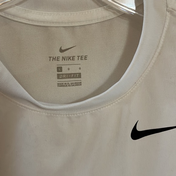 Men’s The Nike Tee - Picture 2 of 7